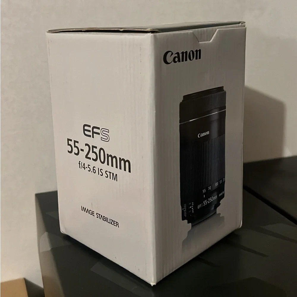 BRAND NEW Canon EFS 55-200mm lens